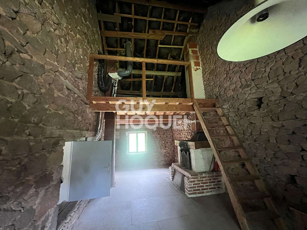 Maison à OZOLLES