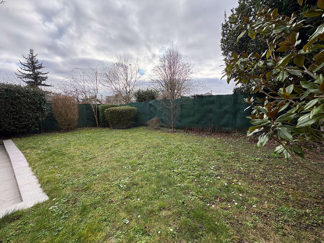 Maison à VERRIERES-LE-BUISSON