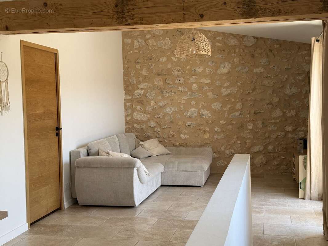Maison 110 m² à Cabries  - photo 6
