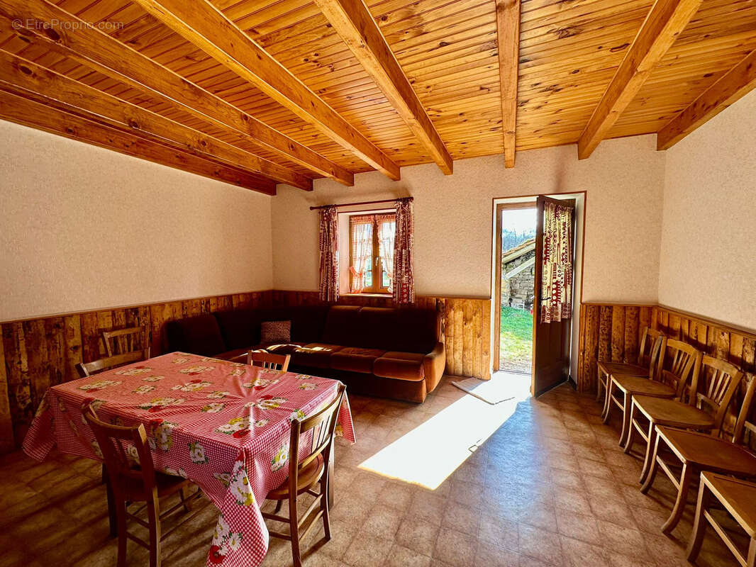 Maison à BEULOTTE-SAINT-LAURENT