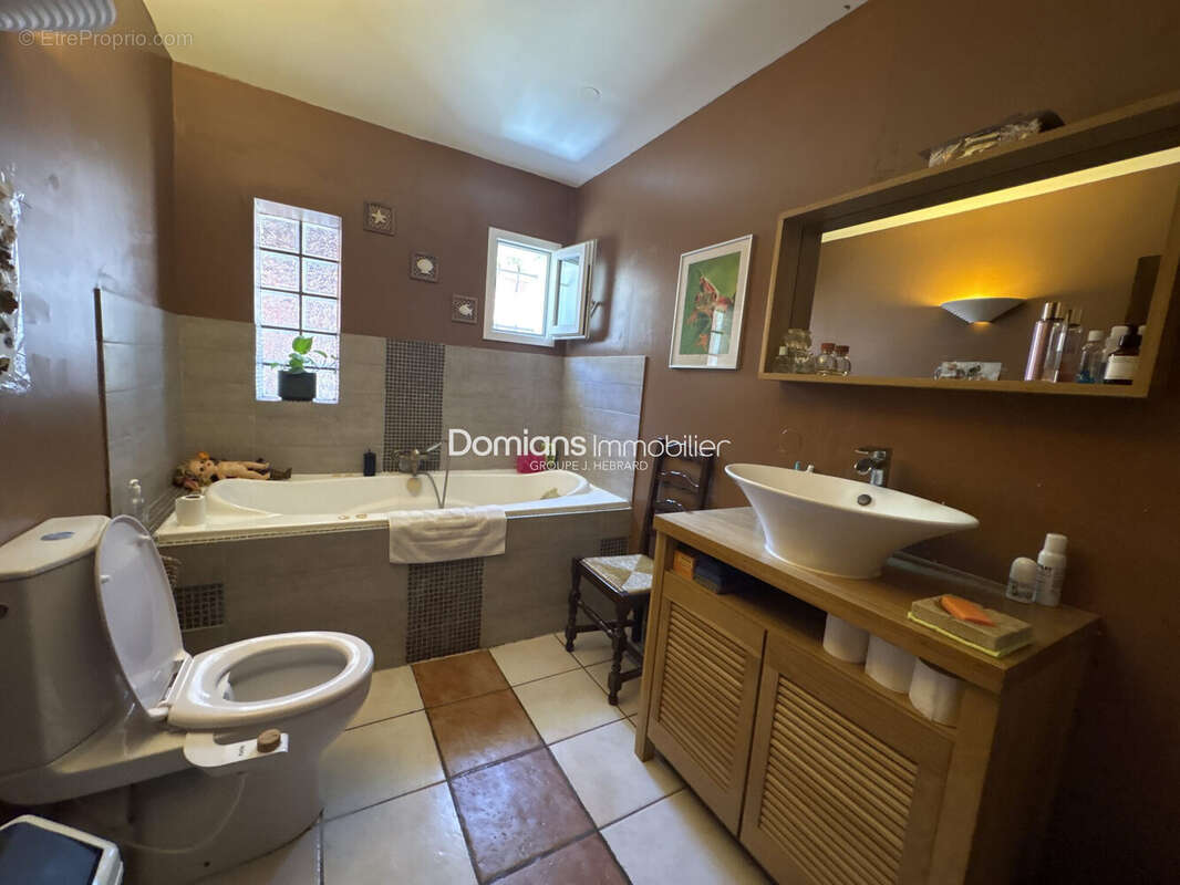 Maison 284 m² à Millas  - photo 8