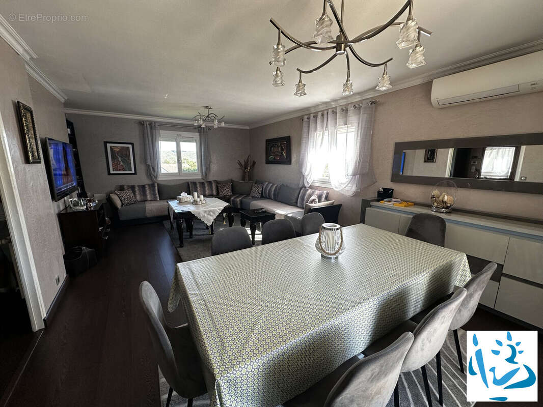 Maison à SAINT-JULIEN-DU-SAULT