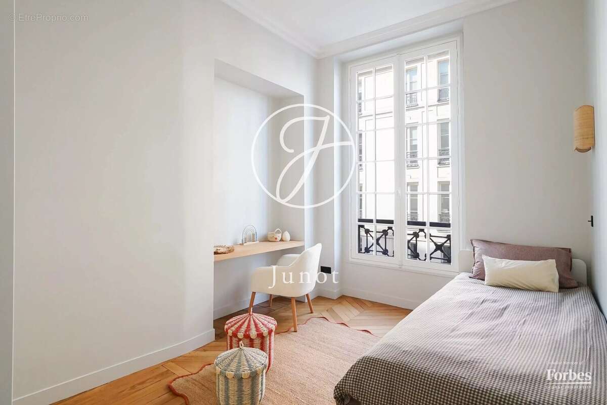 Appartement à PARIS-9E