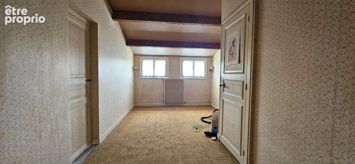 ROUANS   Maison à rénover avec sous-sol complet, combles aménageables et dépendances - photo 8