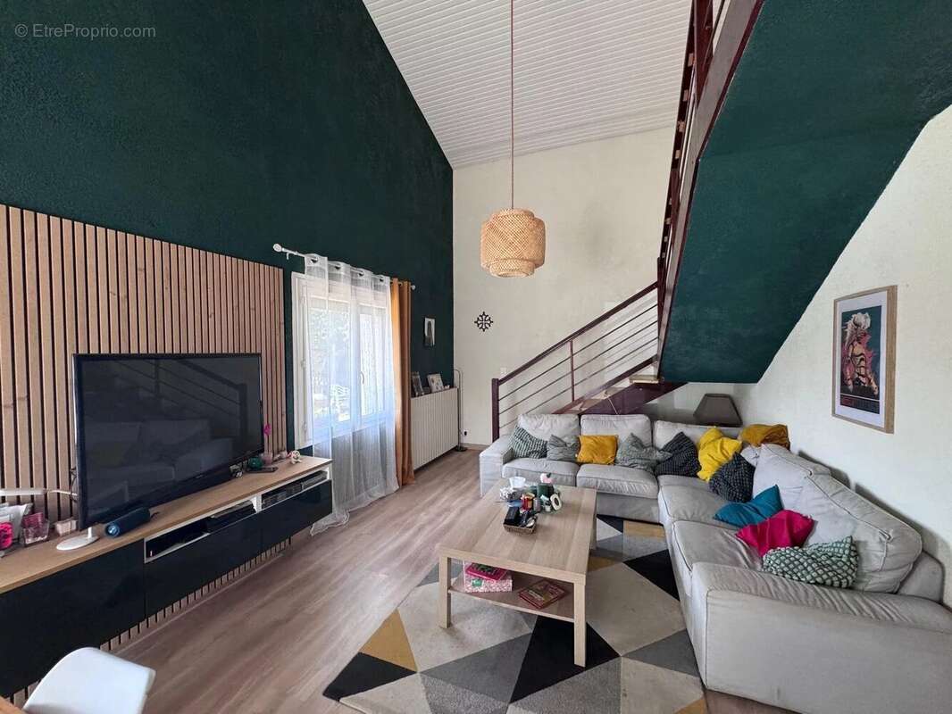 Maison familiale de 178 m² avec piscine sur 1 582 m² de terrain - photo 7