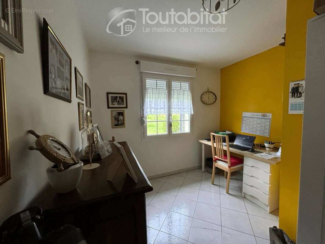 Maison à NEUVILLE-LEZ-BEAULIEU