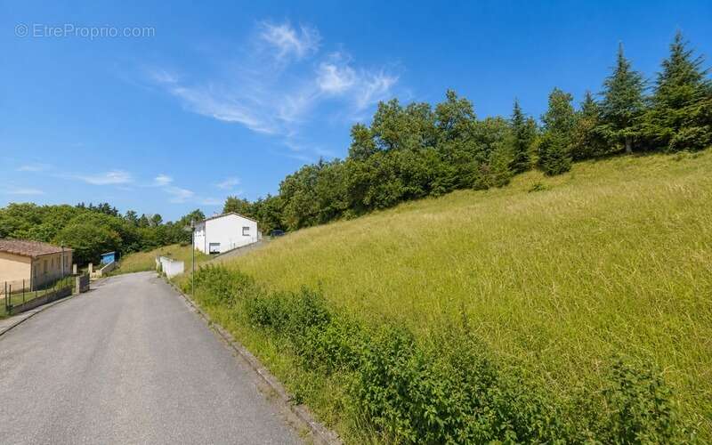 Terrain constructible 1 260 m² – Vue dégagée – Belpech (11420) - photo 4