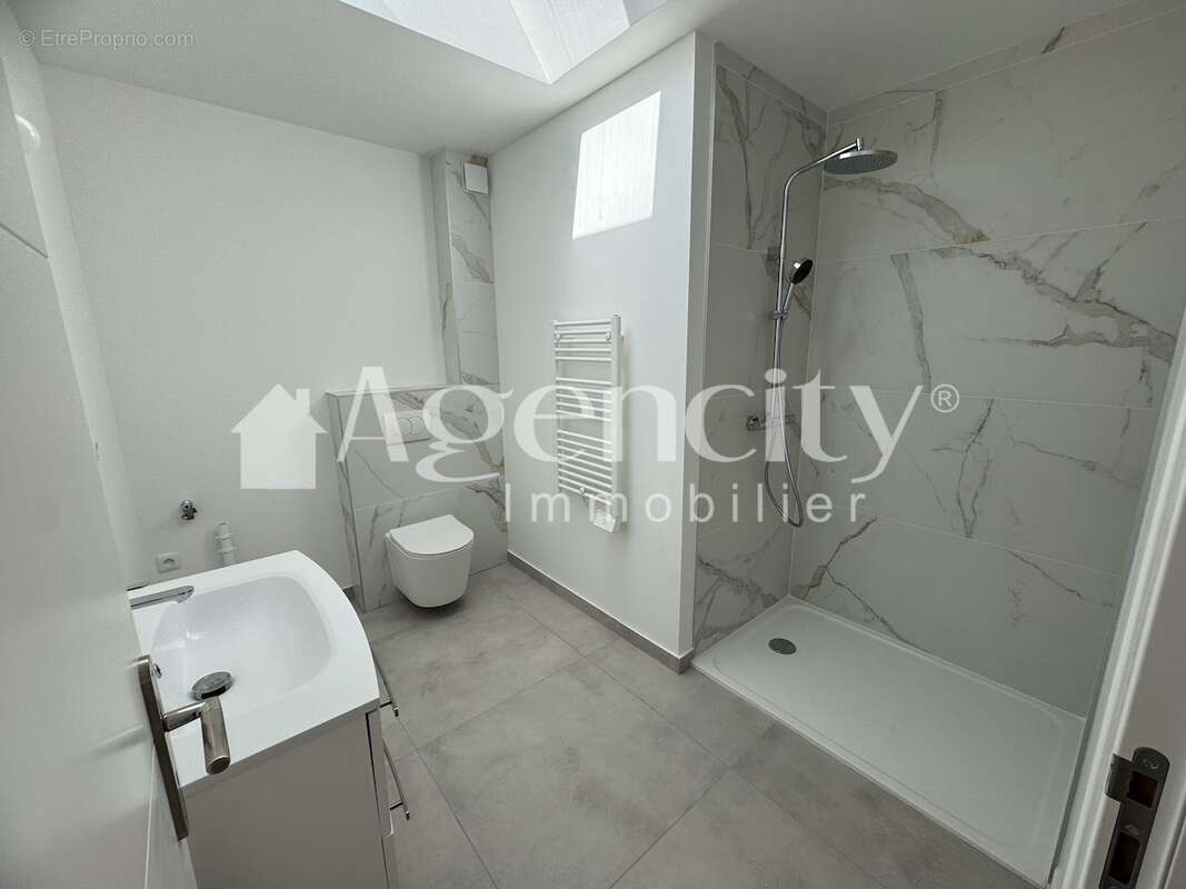 Maison à BUSSY-SAINT-GEORGES