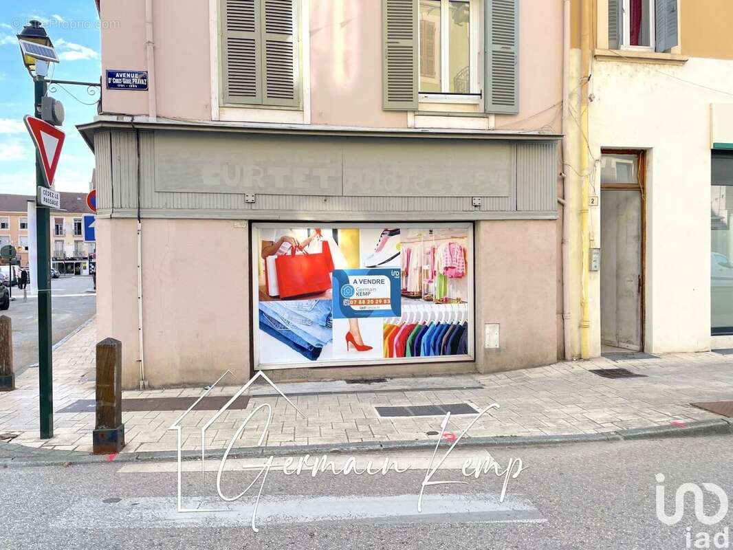 Photo 4 - Commerce à LE PONT-DE-BEAUVOISIN