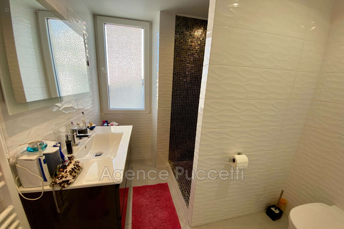 Appartement à GATTIERES