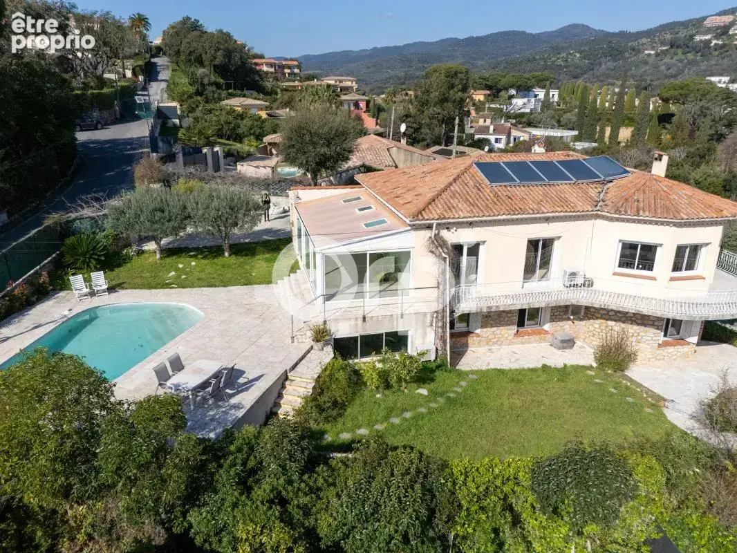 Maison à MANDELIEU-LA-NAPOULE