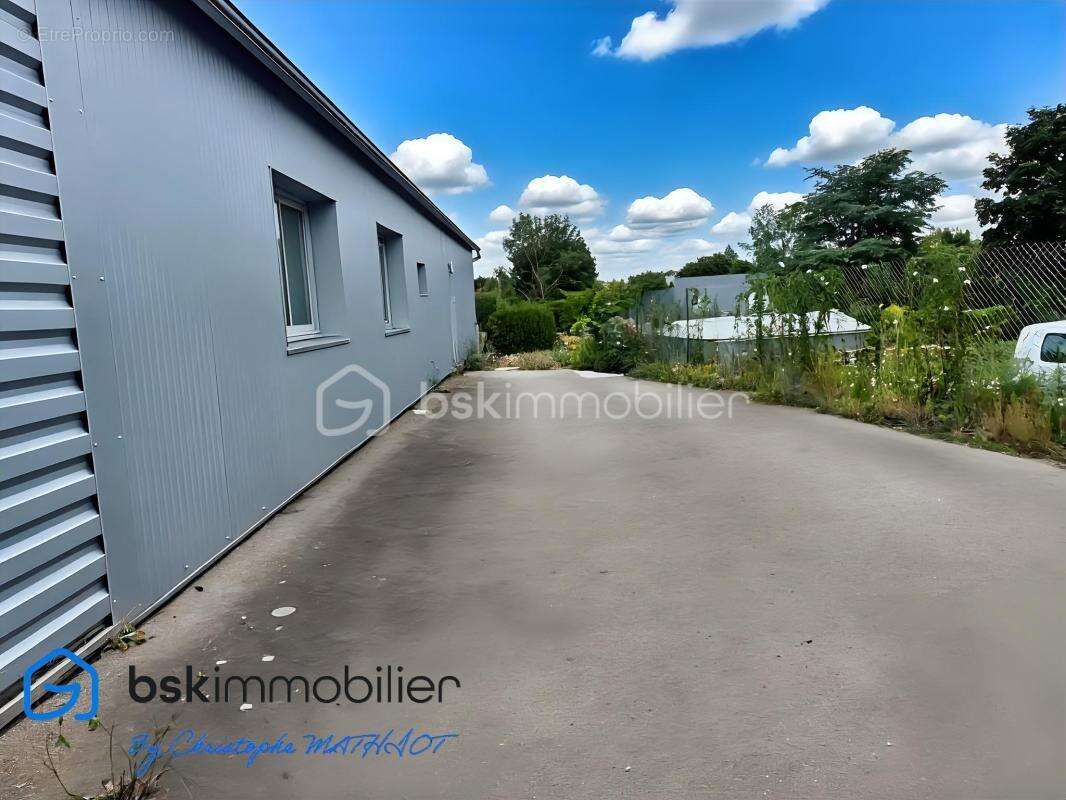 Bâtiment industriel de 1 700 m² sur terrain de 6 230 m² – Nombreuses possibilités d’exploitation ! - photo 15