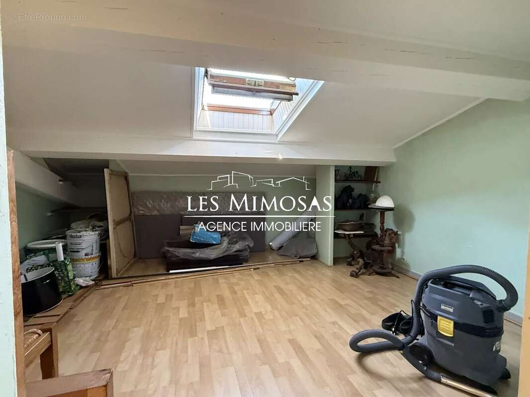 Maison à ROQUEBRUNE-SUR-ARGENS