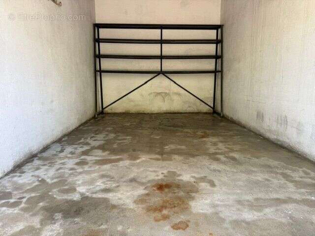 Parking à MARSEILLE-9E