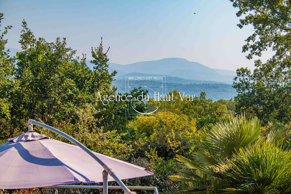 Villa 230m2 avec piscine, et jolie vue - photo 10