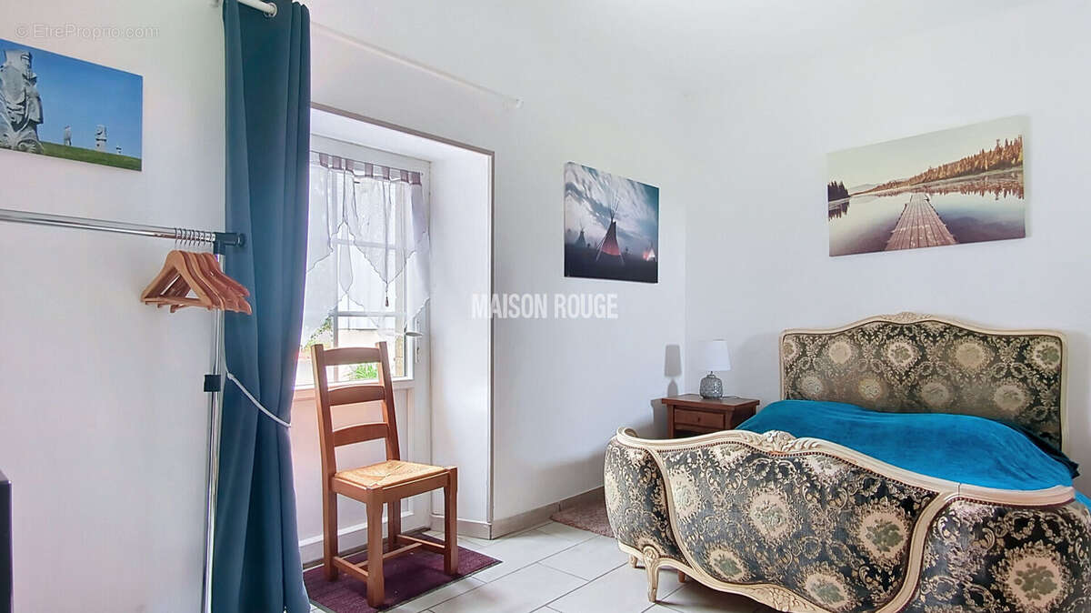 Maison à LA ROCHE-DERRIEN