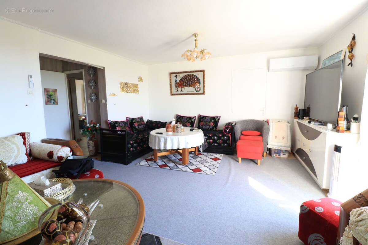 Appartement à LUNEL