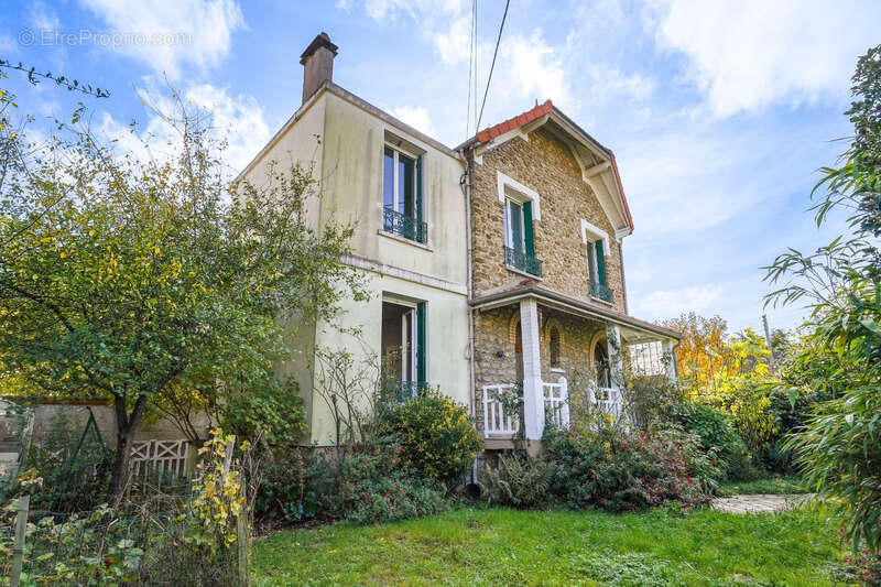 Maison à SAVIGNY-SUR-ORGE