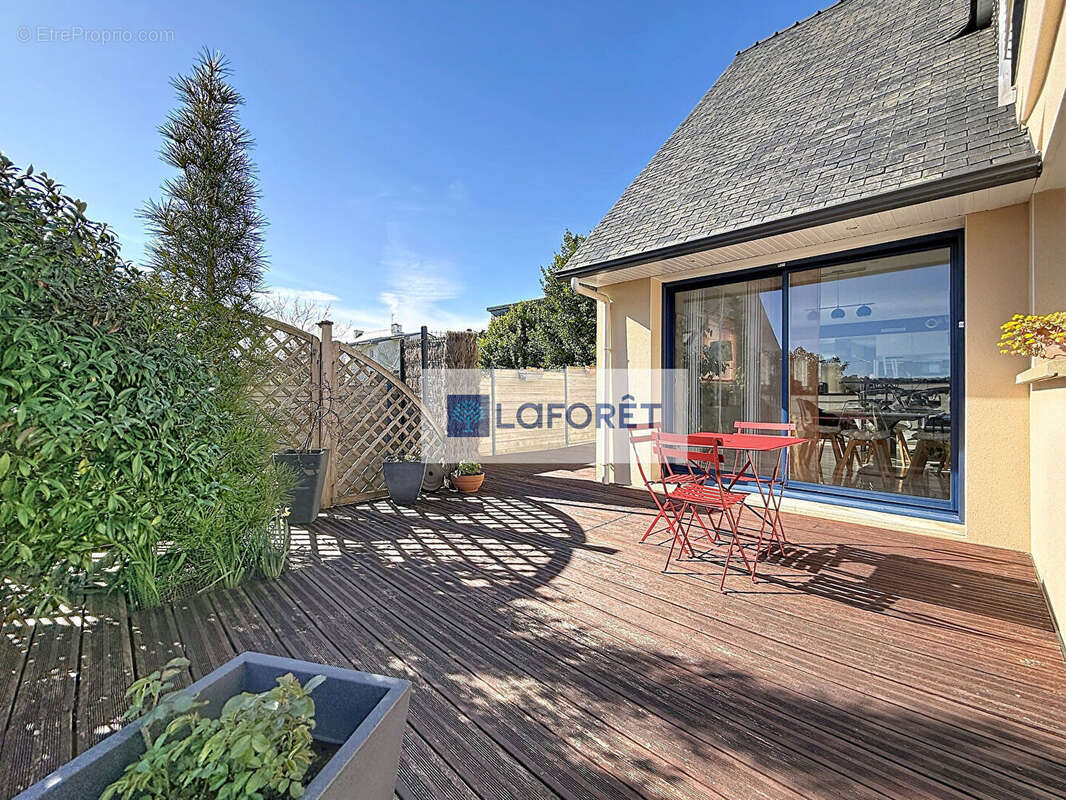 Maison à LE RELECQ-KERHUON