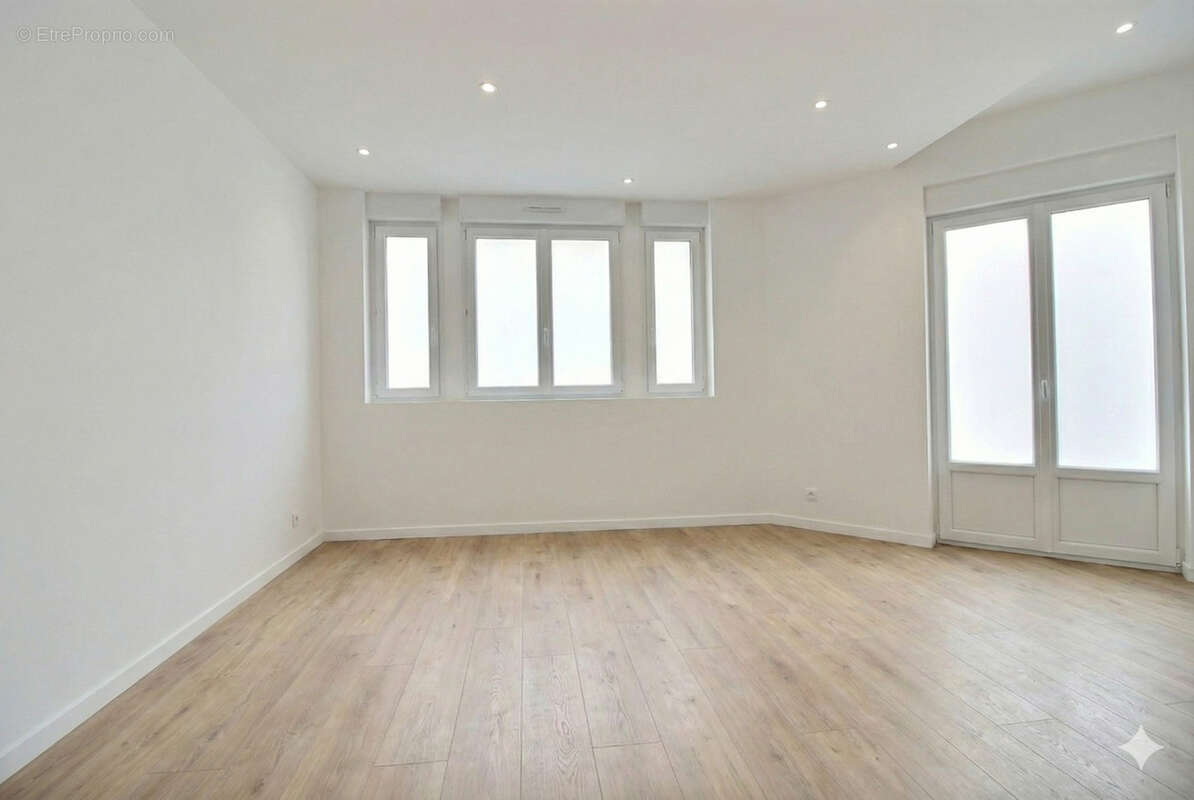 Maison à SAINT-AMAND-LES-EAUX