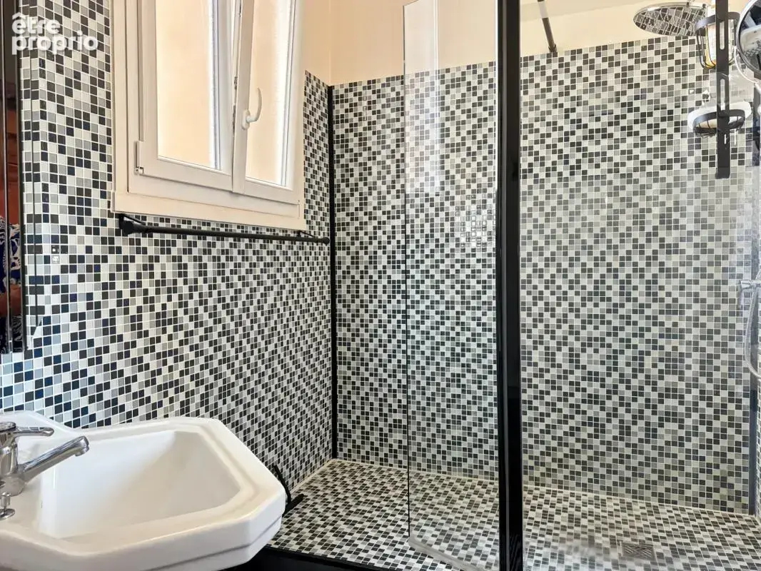 VICHY – Quartier République – Appartement de caractère 80 m² avec garage et caves dans maison Art déco - photo 27
