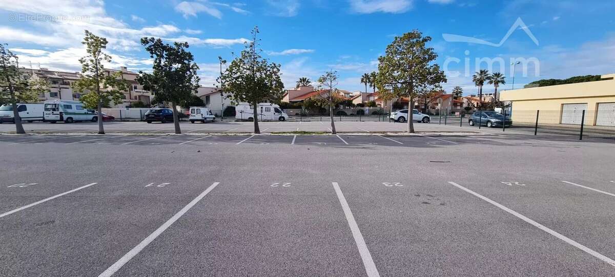 Parking à SAINT-CYPRIEN