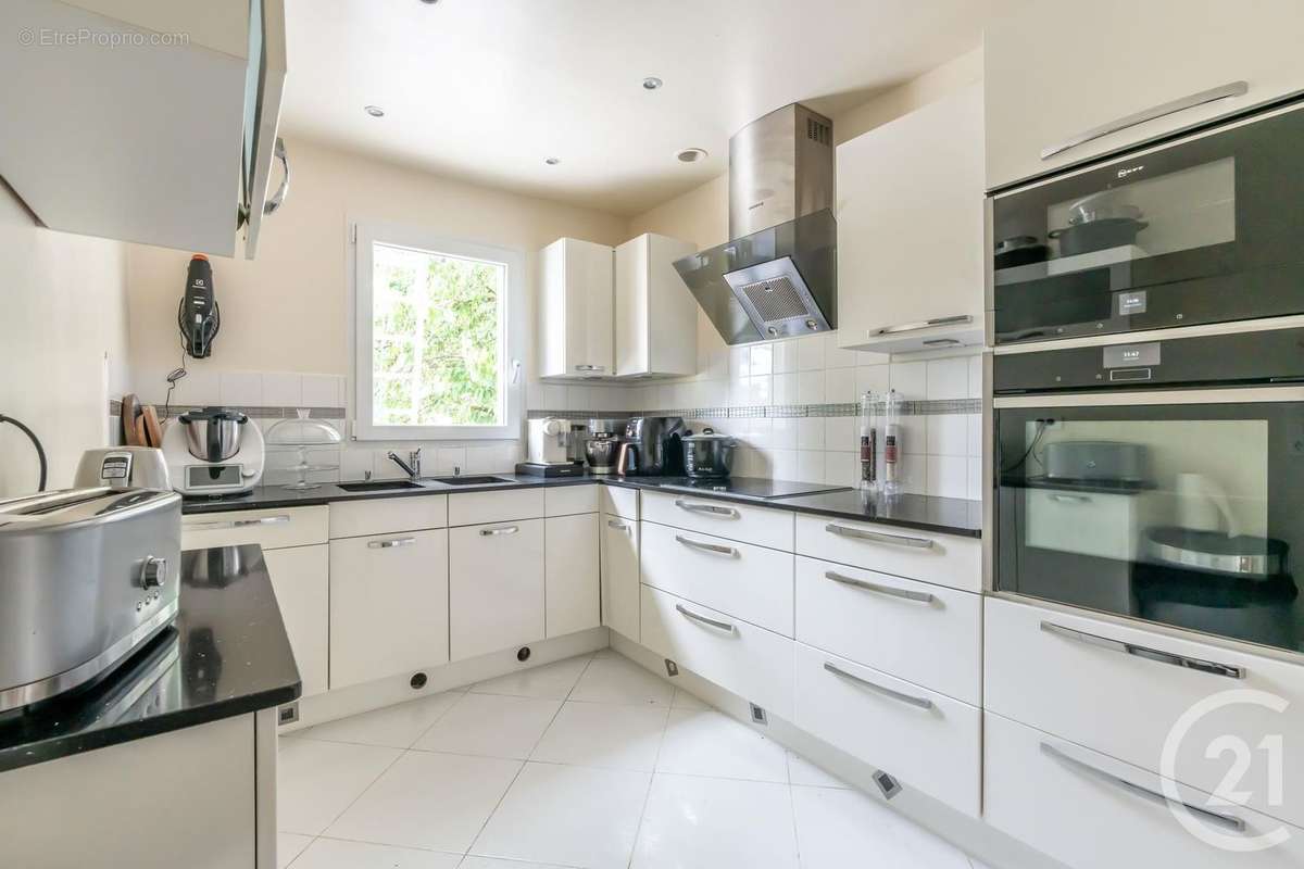 Maison à THORIGNY-SUR-MARNE