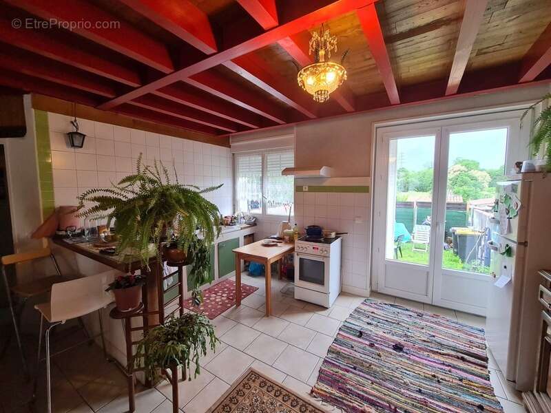 Maison à SAINT-YRIEIX-SUR-CHARENTE