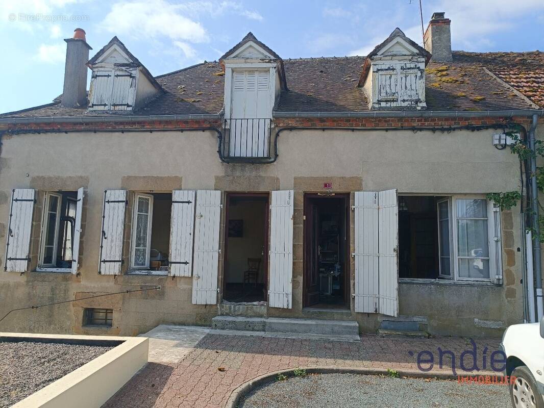 Maison à THENEUILLE