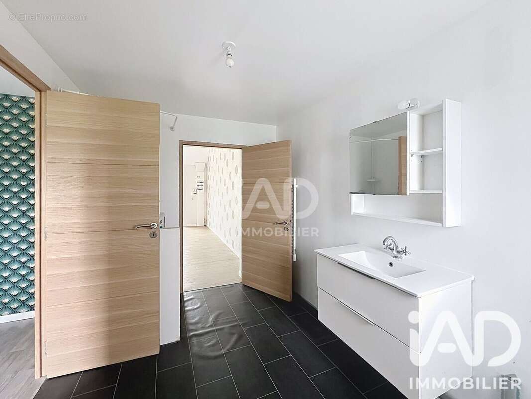 Maison 88 m² à Cogles  - photo 7