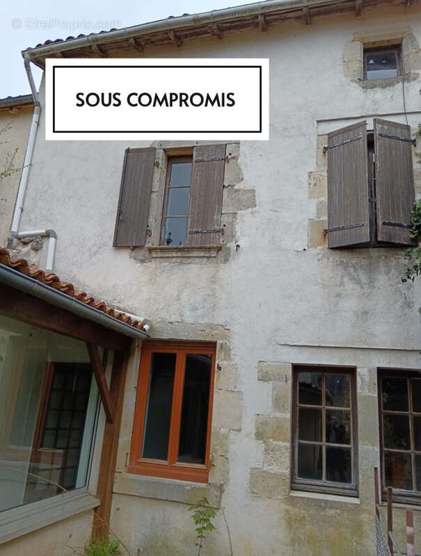 Maison à COUHE