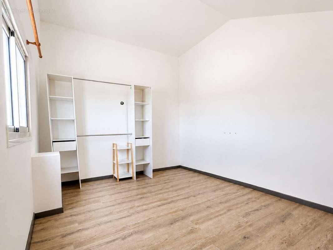 Appartement 30 m² à Saint-Denis  - photo 7