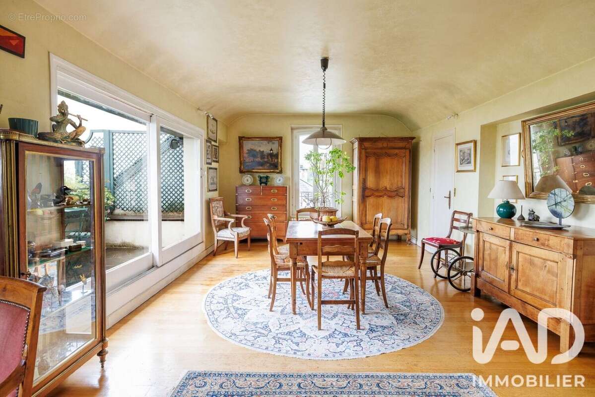 Appartement 140 m² à Suresnes  - photo 3