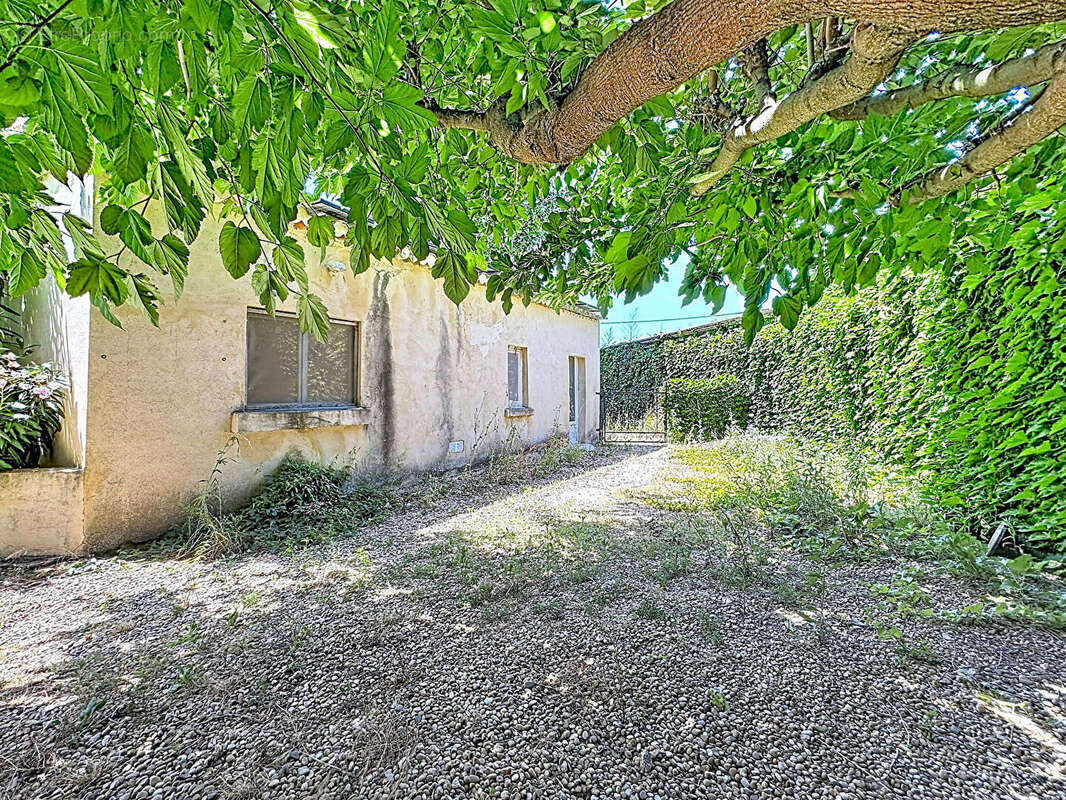 Montfavet mas de caractère à rénover - photo 3
