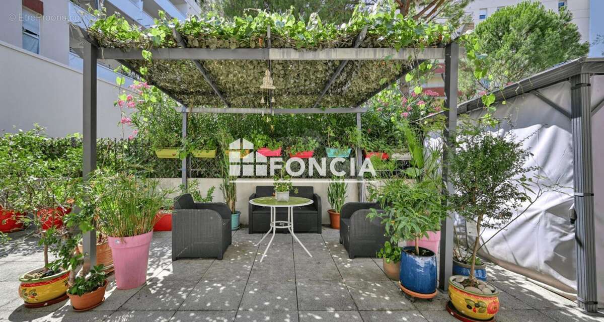RARE : Villa de standing F5 à Port-Marianne avec jardin et 2 garages - photo 2