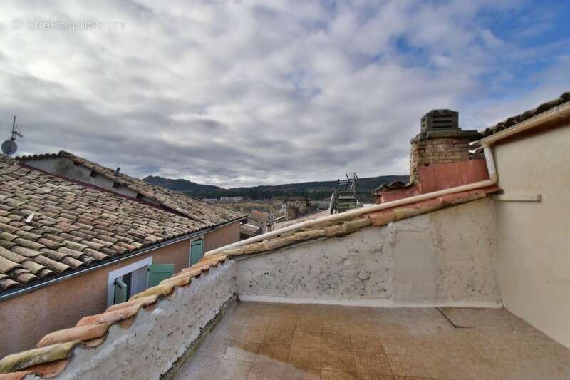 Appartement à VOLONNE