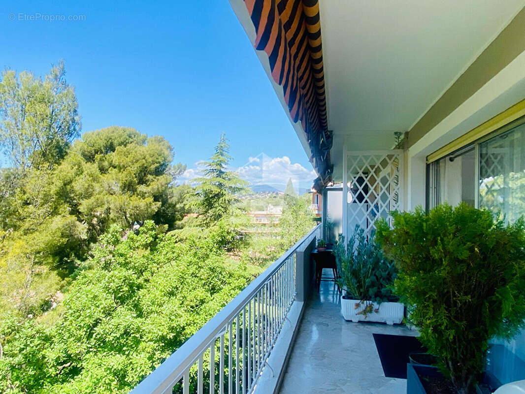 Appartement à LE CANNET