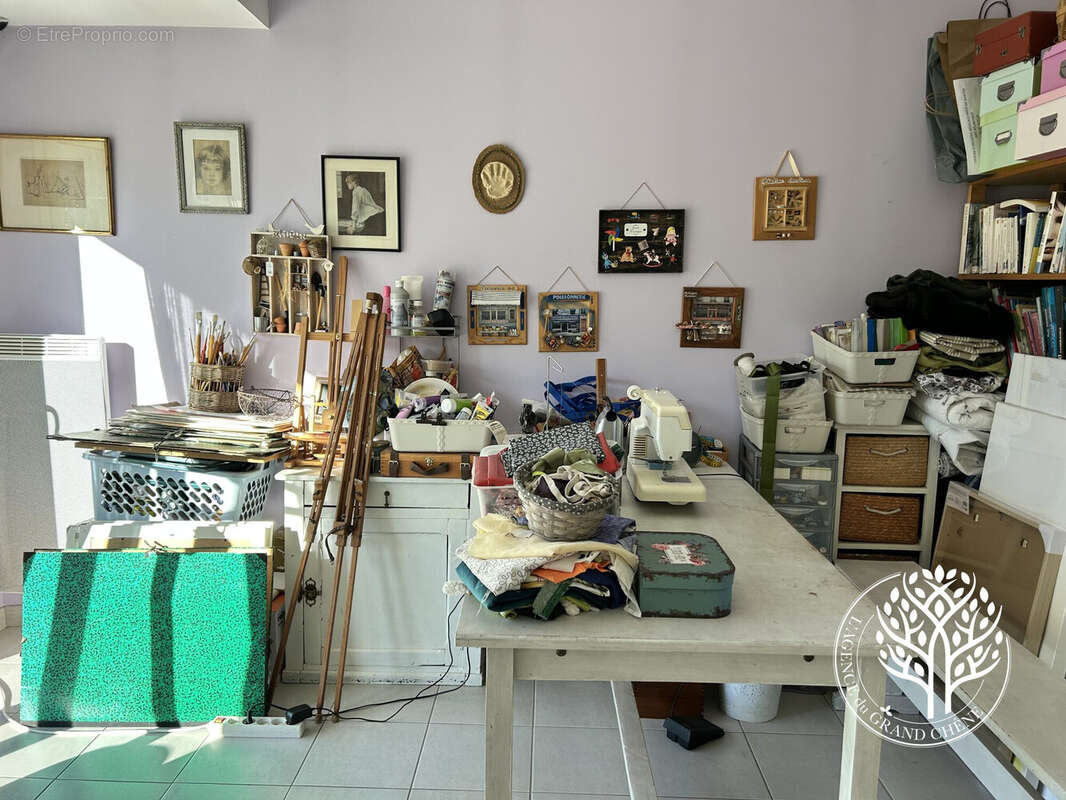 Pièce bureau, chambre ou atelier - Maison à SAINTES