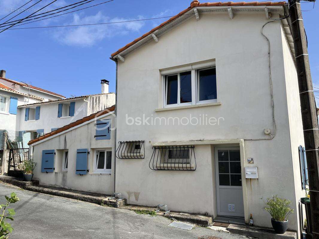 Maison à SAINT-GEORGES-DE-DIDONNE
