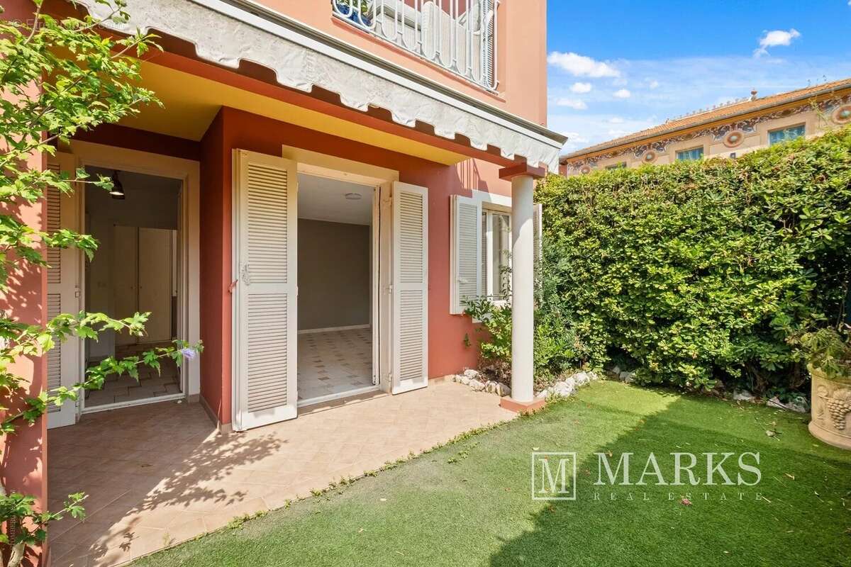 Appartement de 2 chambres avec terrasse, jardin et garage - photo 5