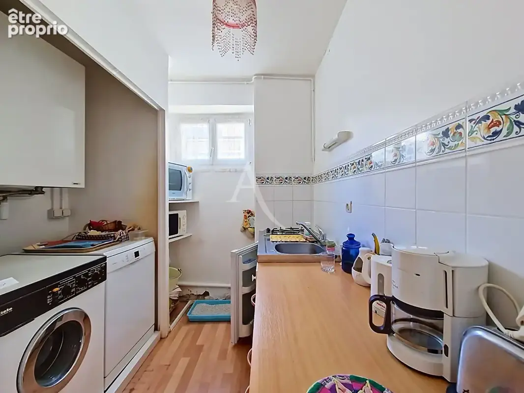 Immeuble de caractère avec appartement familial et local commercial loué - photo 5