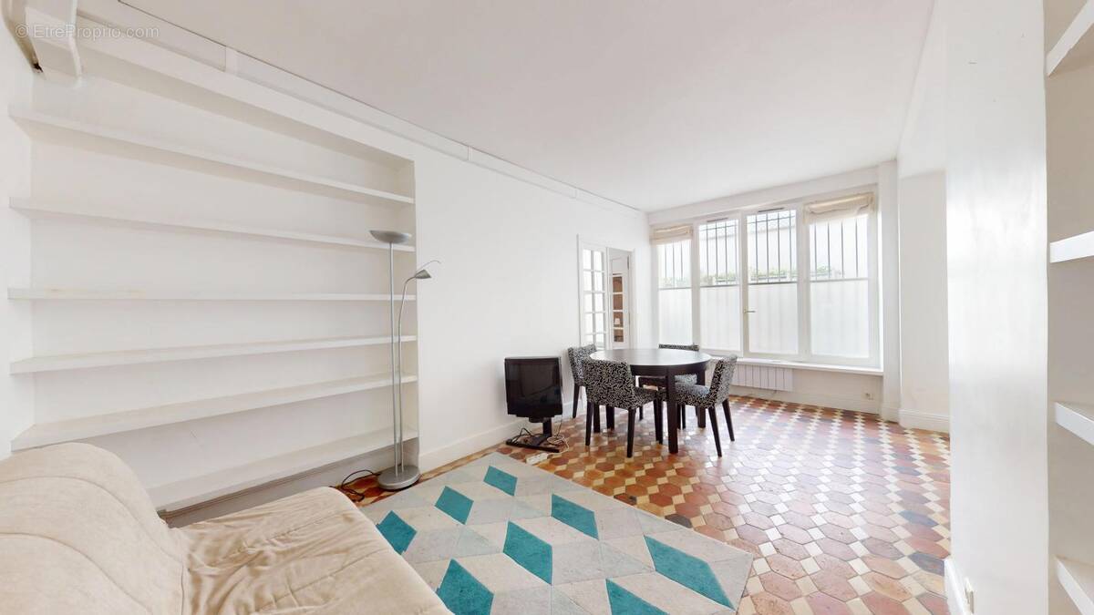 Appartement à PARIS-7E