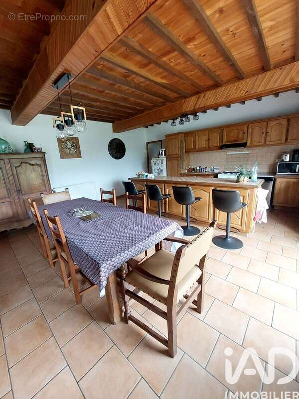Maison 242 m² à Oleac-Dessus  - photo 5