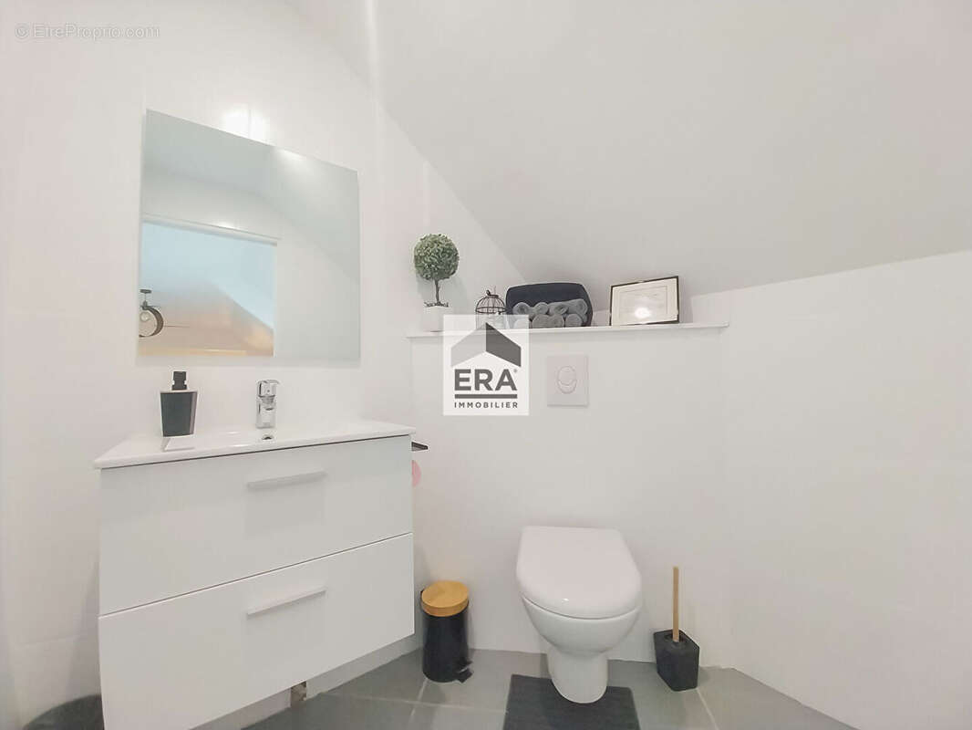 Autre à LA CHAPELLE-VENDOMOISE