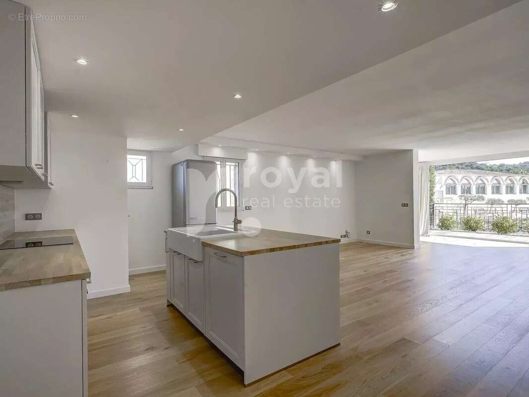 Appartement à MOUGINS