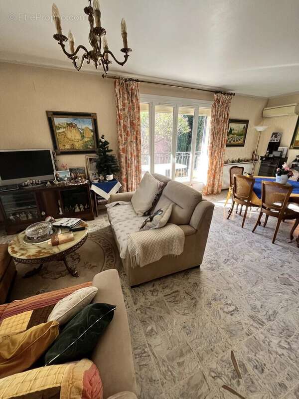 Maison à SAINT-MAXIMIN-LA-SAINTE-BAUME