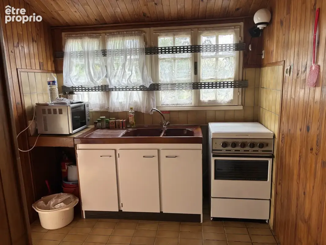 Voussac   Maison avec grande grange sur 3,89 hectares de terrain - photo 4