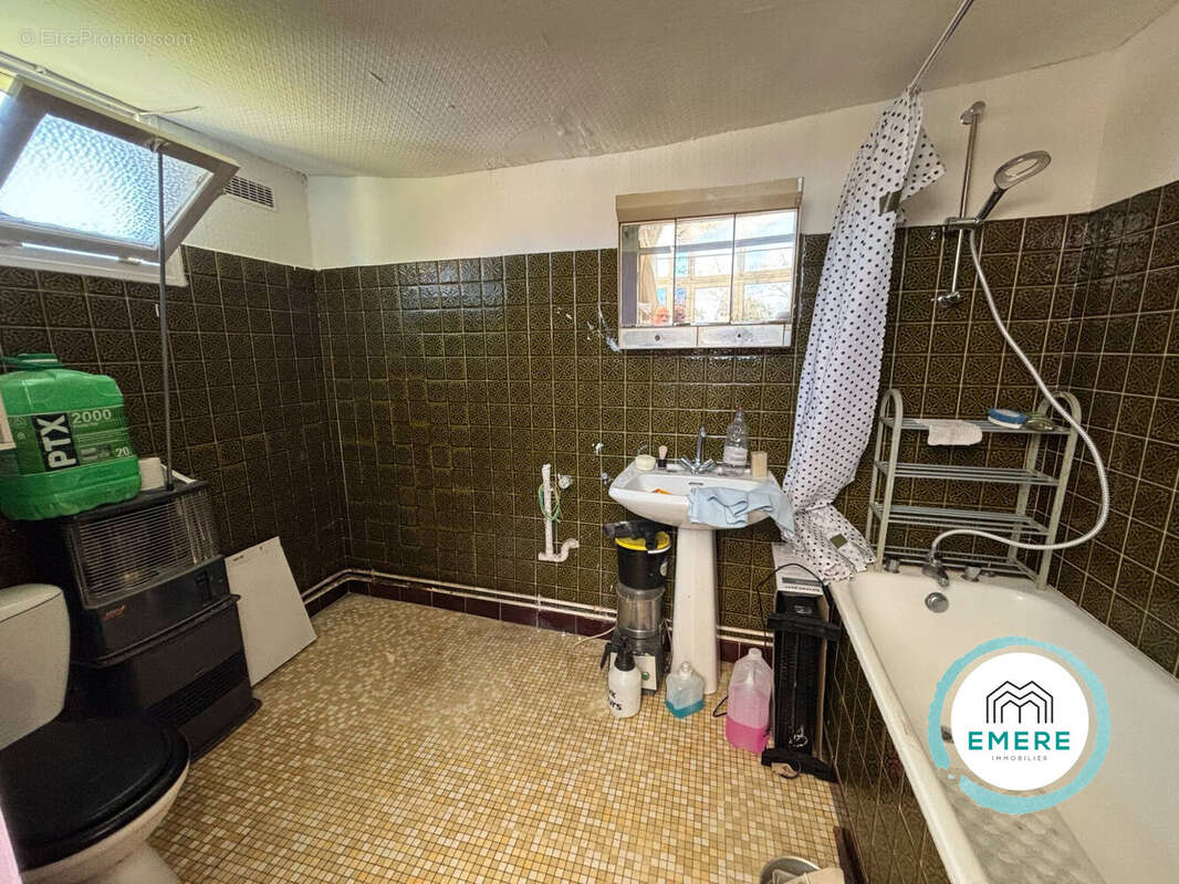 Maison à SAINT-AUBIN-DE-TERREGATTE