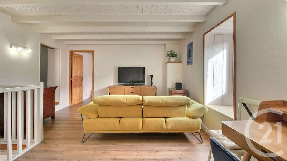 Maison à LARRINGES