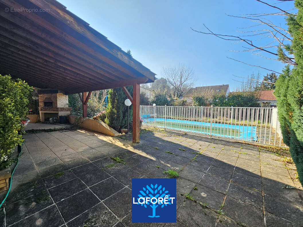 Maison à SAINT-PIERRE-DE-CHANDIEU